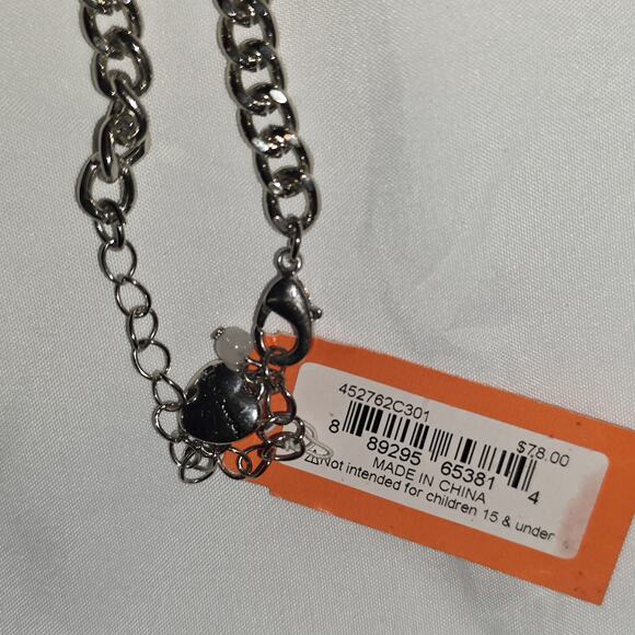 Betsey Johnson New jeweled skeleton hand neckace - Picture 6 of 7